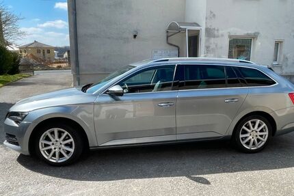 Skoda Superb 93.100 km 19.700 &euro; Hohenstein-Ernstthal 09337