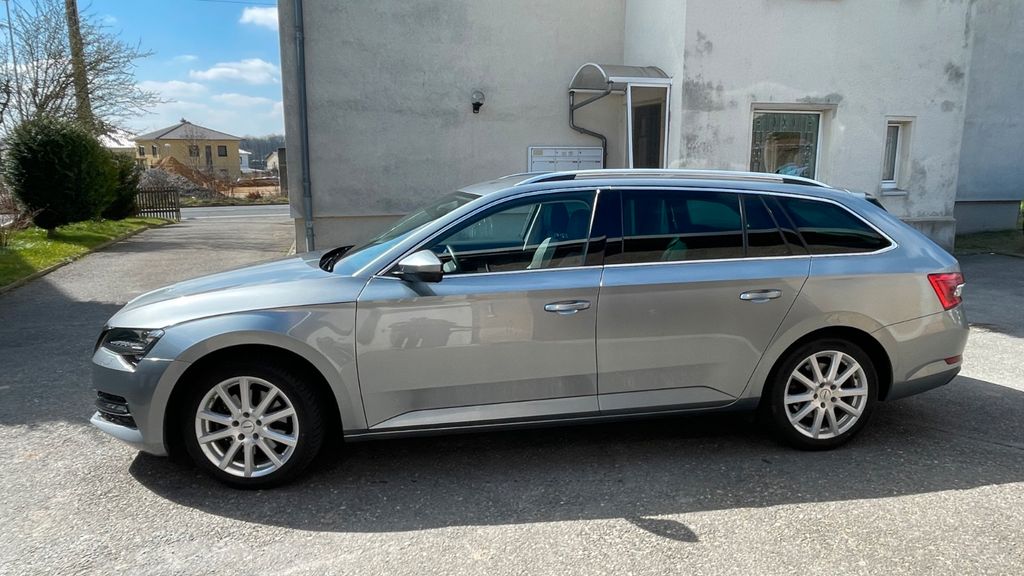 Skoda Superb 93.100 km 19.700 &euro; Hohenstein-Ernstthal 09337