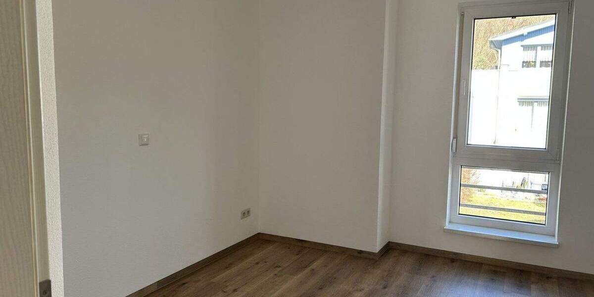 Etagenwohnung Zwickau Weißenborn - 3 Zimmer, 65 m&sup2;, 487&euro; | Angebot:25707533