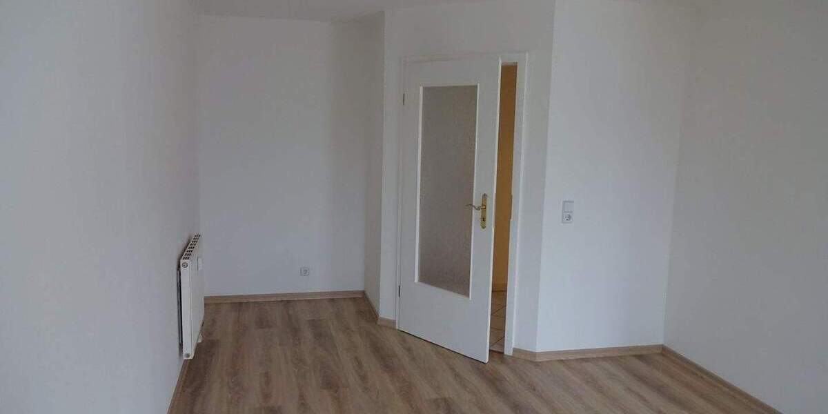 Etagenwohnung Zwickau Pölbitz - 2 Zimmer, 46 m&sup2;, 280&euro; | Angebot:25780739