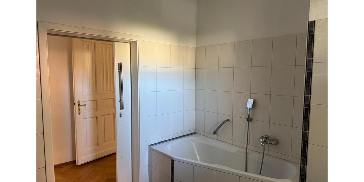 Erdgeschoßwohnung Zwickau Zwickau-Nord - 5 Zimmer, 174 m&sup2;, 900&euro; | Angebot:25855314