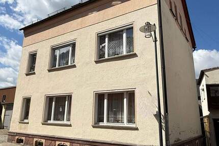 Haus Lichtenstein/Sachsen Lichtenstein - 9 Zimmer, 240 m&sup2;, 55.000&euro; | Angebot:25680253