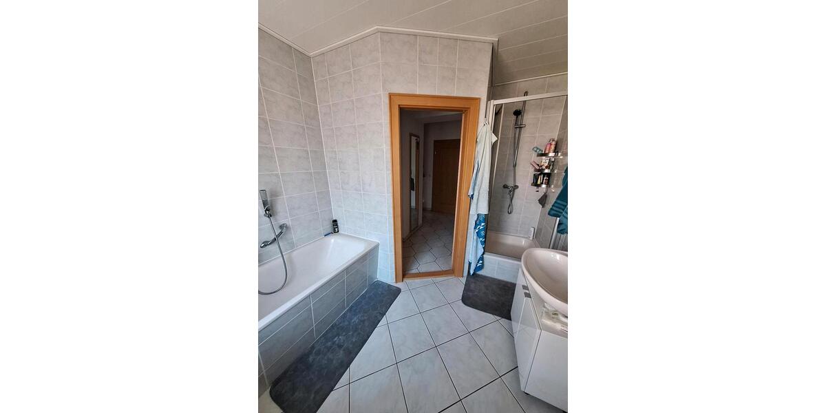 Erdgeschoßwohnung Hohndorf - 3 Zimmer, 75 m&sup2;, 675&euro; | Angebot:25342710