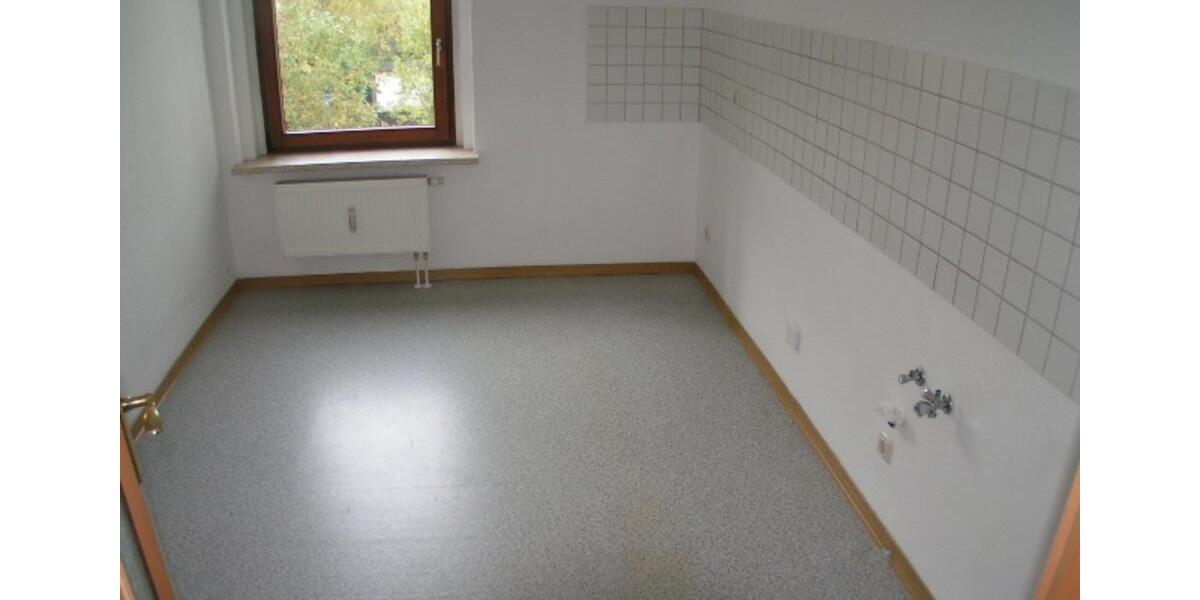 Etagenwohnung Werdau - 5 Zimmer, 125 m&sup2;, 650&euro; | Angebot:23408914