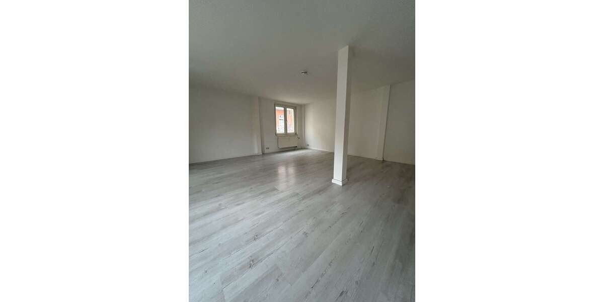 Etagenwohnung Zwickau Mitte-Nord - 1 Zimmer, 42 m&sup2;, 215&euro; | Angebot:25931792