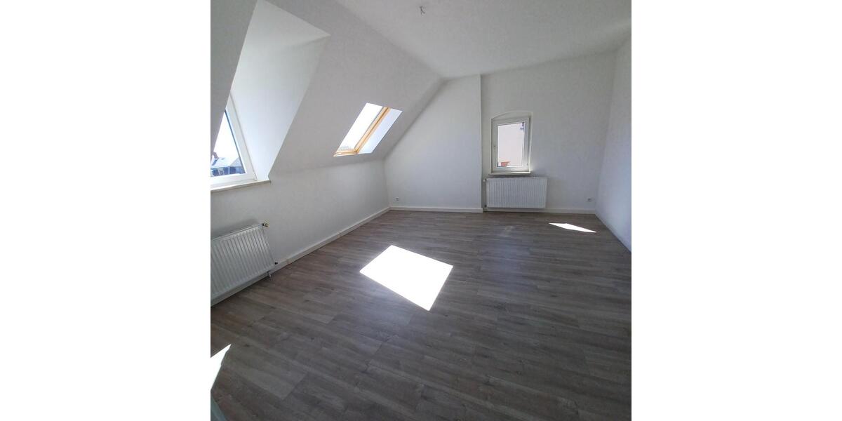 Dachgeschoßwohnung Zwickau Zwickau-West - 3 Zimmer, 62 m&sup2;, 340&euro; | Angebot:20618659