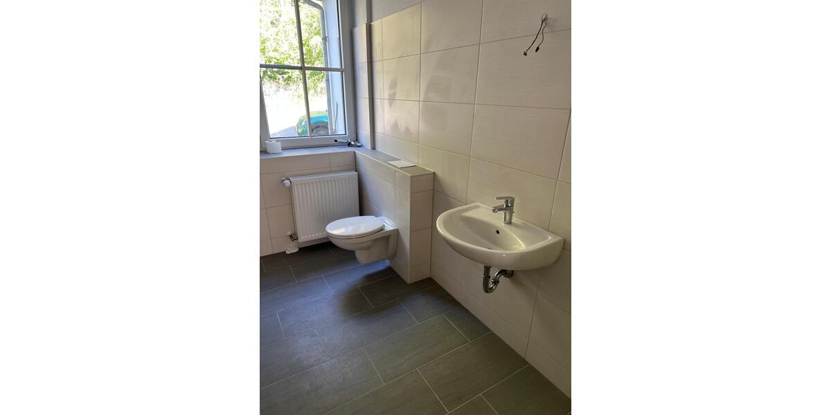 Hochparterre Schmölln - 3 Zimmer, 90 m&sup2;, 585&euro; | Angebot:20674096
