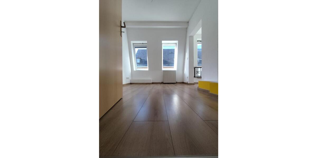 Dachgeschoßwohnung Aue-Bad Schlema Bad Schlema - 4 Zimmer, 115 m&sup2;, 600&euro; | Angebot:25751121