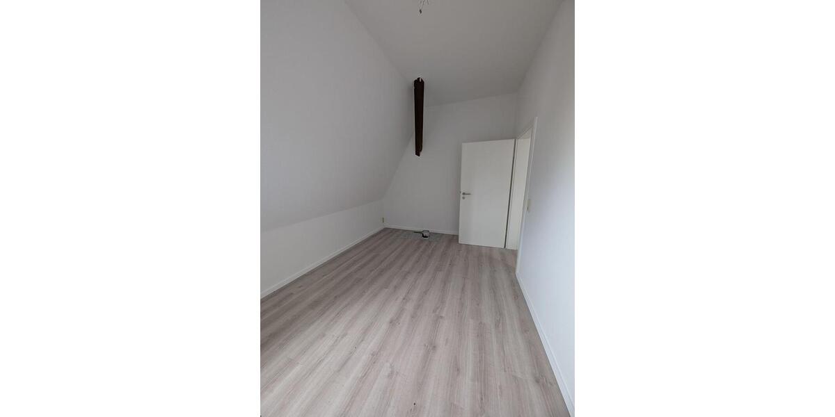 Dachgeschoßwohnung Treuen - 1.5 Zimmer, 47 m&sup2;, 395&euro; | Angebot:26006949