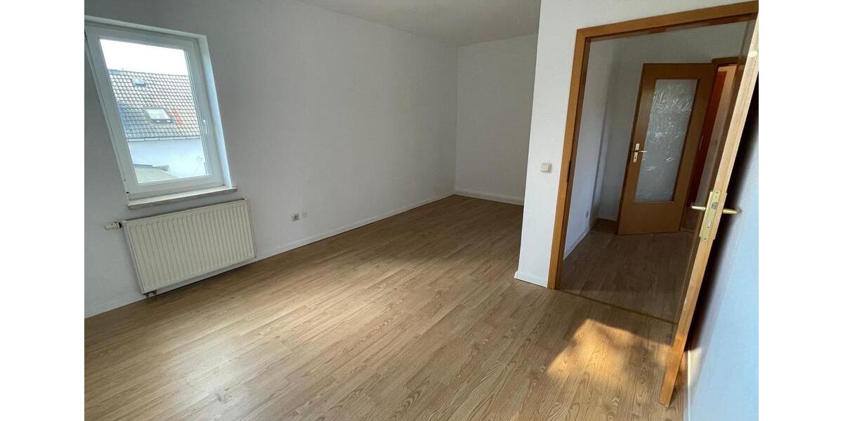 Etagenwohnung Schmölln - 2 Zimmer, 54 m&sup2;, 300&euro; | Angebot:23635135