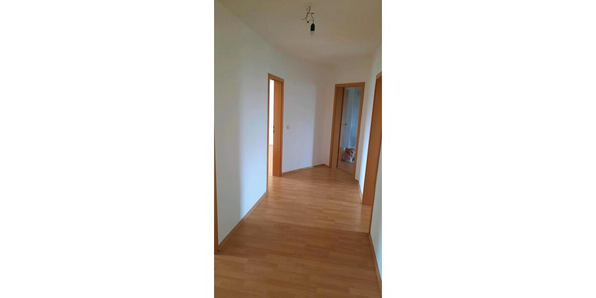 Dachgeschoßwohnung Meerane - 3 Zimmer, 80 m&sup2;, 400&euro; | Angebot:25810289