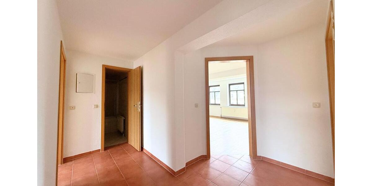 Dachgeschoßwohnung Limbach-Oberfrohna Oberfrohna - 3 Zimmer, 77 m&sup2;, 395&euro; | Angebot:24979442