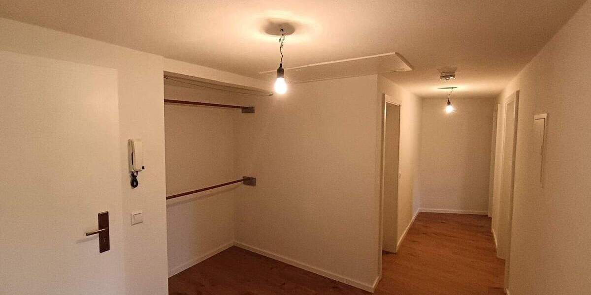 Etagenwohnung Reichenbach im Vogtland Reichenbach - 3 Zimmer, 74 m&sup2;, 450&euro; | Angebot:25665720