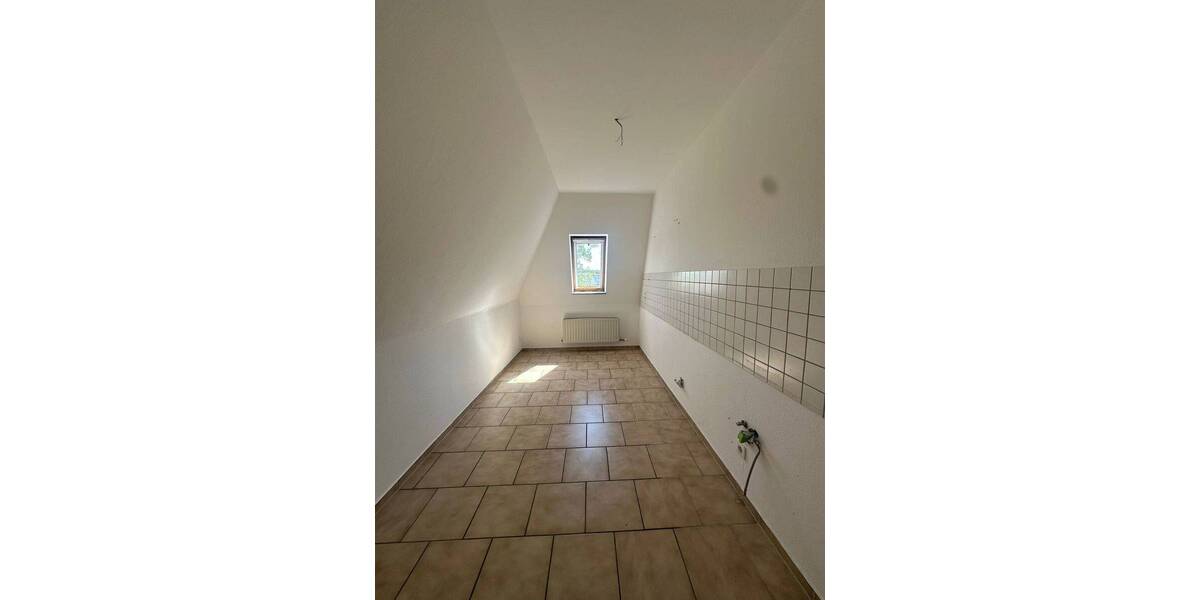 Etagenwohnung Zwickau Bahnhofsvorstadt - 4 Zimmer, 80 m&sup2;, 450&euro; | Angebot:25737496
