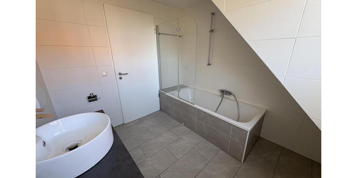 Dachgeschoßwohnung Zwickau Zwickau-Nord - 2 Zimmer, 65 m&sup2;, 430&euro; | Angebot:25254326