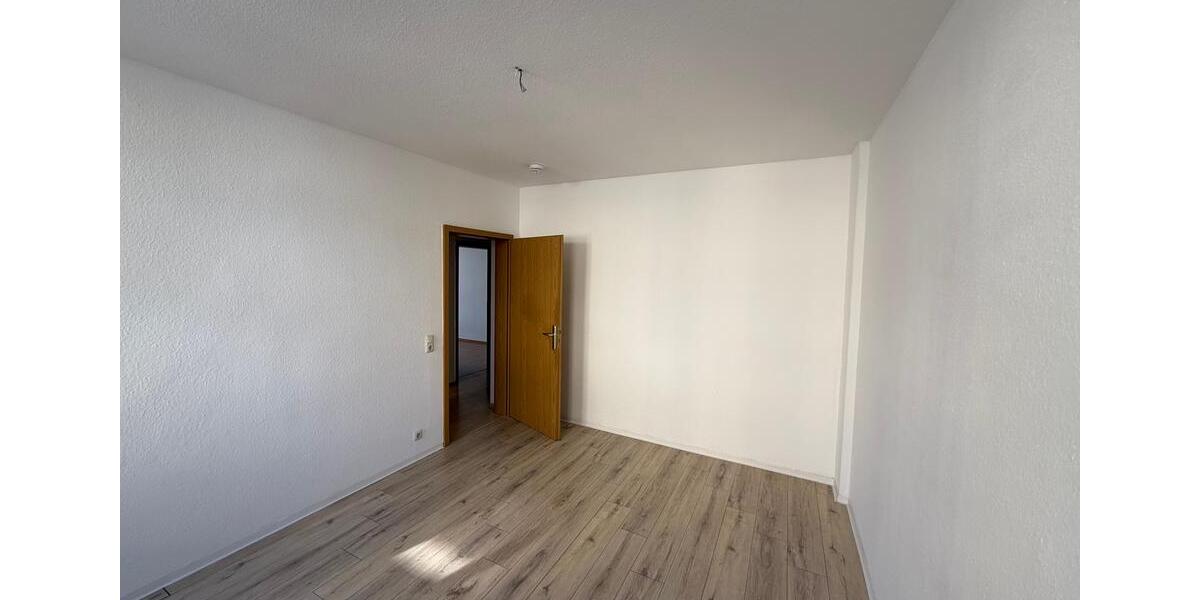 Etagenwohnung Reichenbach im Vogtland - 3 Zimmer, 57 m&sup2;, 285&euro; | Angebot:24836330