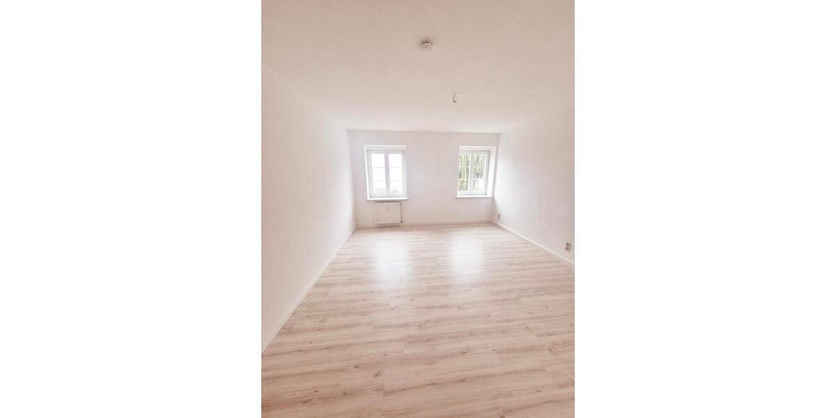 Etagenwohnung Glauchau - 2 Zimmer, 64 m&sup2;, 375&euro; | Angebot:24769783