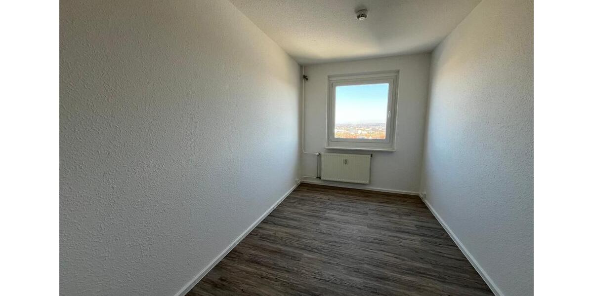 Etagenwohnung Zwickau Neuplanitz - 4 Zimmer, 70 m&sup2;, 369&euro; | Angebot:22153038