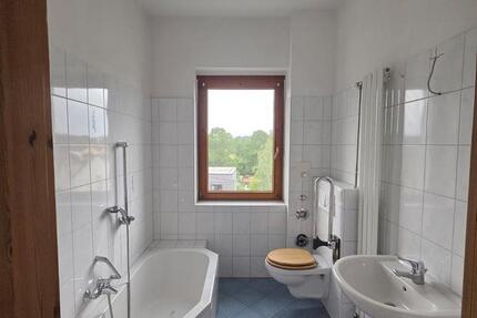 Wohnung Meerane - 3 Zimmer, 80 m&sup2;, 440&euro; | Angebot:25902788