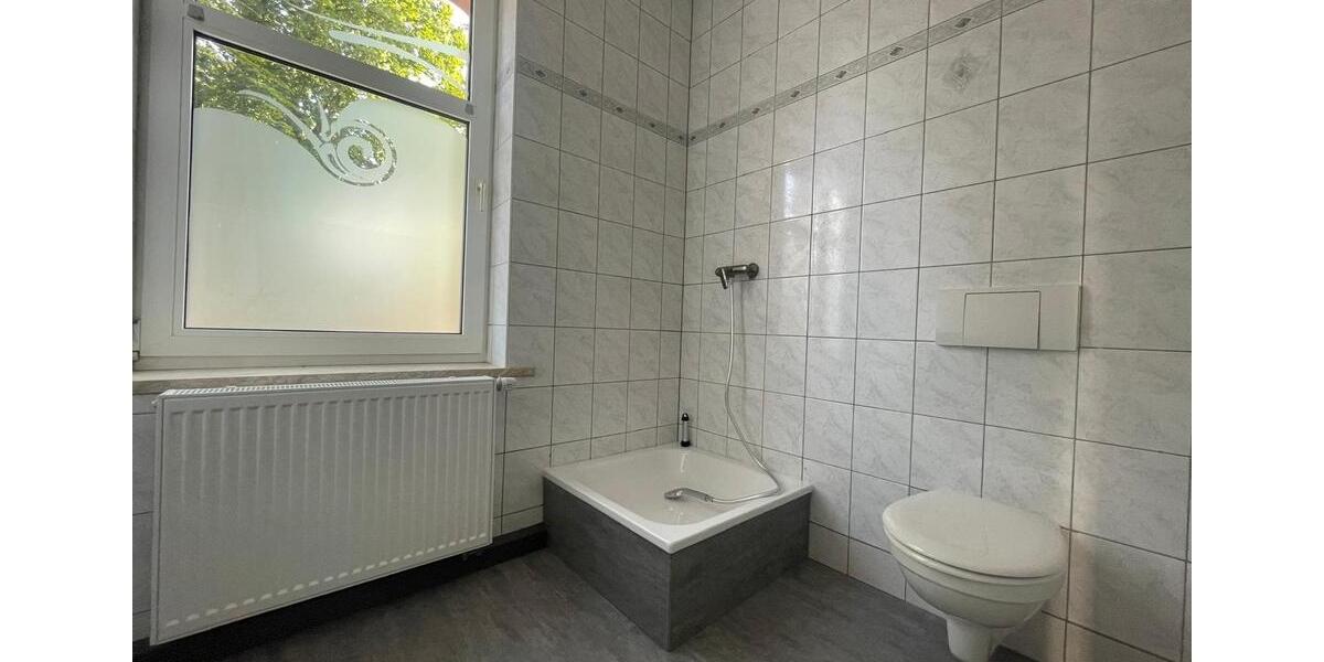 Erdgeschoßwohnung Zwönitz - 2 Zimmer, 37 m&sup2;, 300&euro; | Angebot:23735868