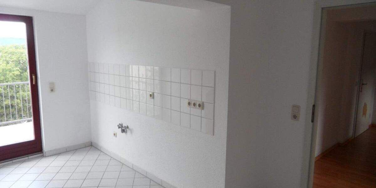 Etagenwohnung Zwickau Innenstadt - 2 Zimmer, 64 m&sup2;, 385&euro; | Angebot:25707517