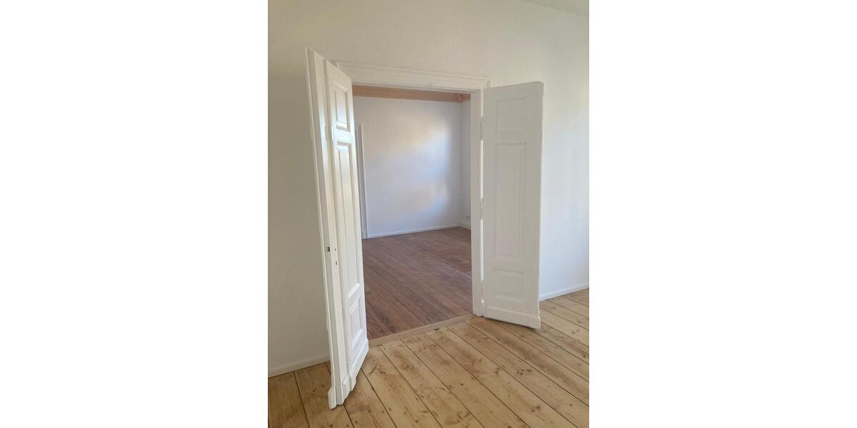 Etagenwohnung Reichenbach im Vogtland - 5 Zimmer, 150 m&sup2;, 900&euro; | Angebot:24851263