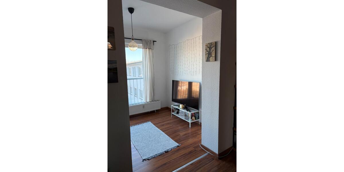 Etagenwohnung Zwickau - 2 Zimmer, 42 m&sup2;, 288&euro; | Angebot:25376811