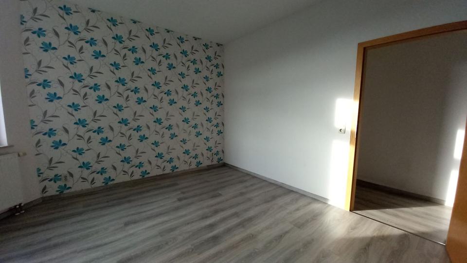 Etagenwohnung Crimmitschau - 3 Zimmer, 78 m&sup2;, 470&euro; | Angebot:25919809