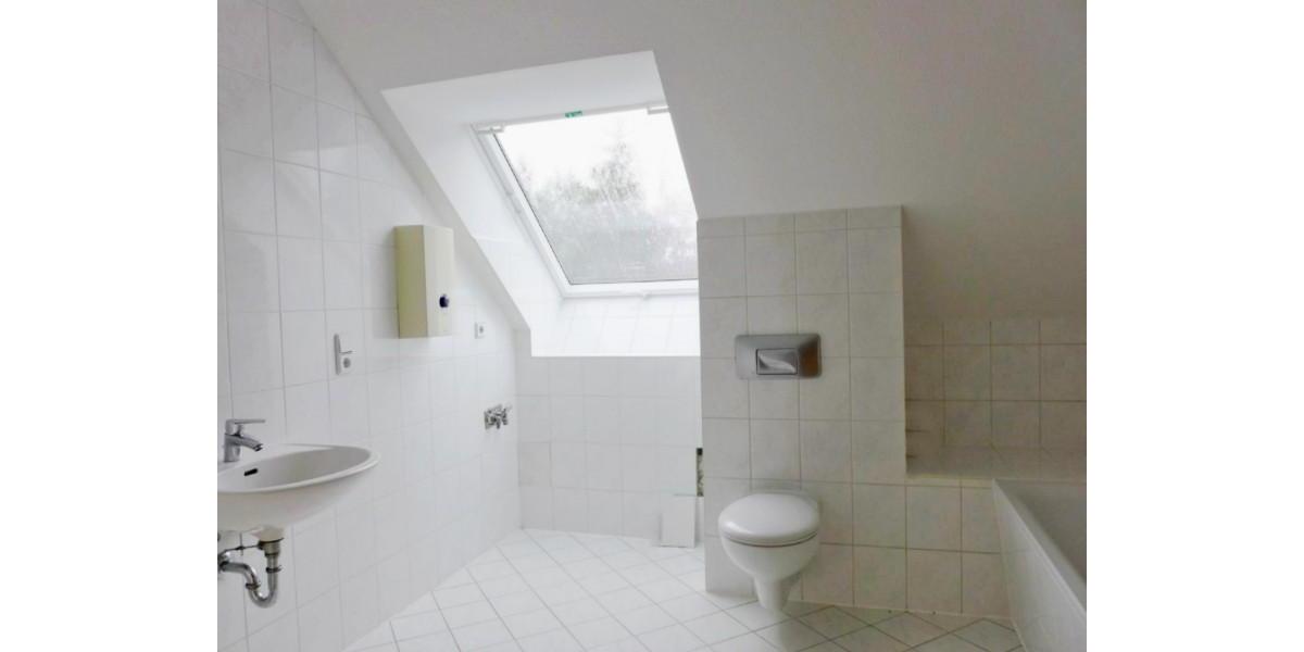 Dachgeschoßwohnung Limbach-Oberfrohna Oberfrohna - 3 Zimmer, 69 m&sup2;, 365&euro; | Angebot:24704352