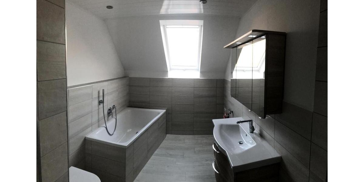 Dachgeschoßwohnung Wilkau-Haßlau Haßlau - 4 Zimmer, 105 m&sup2;, 830&euro; | Angebot:25879866