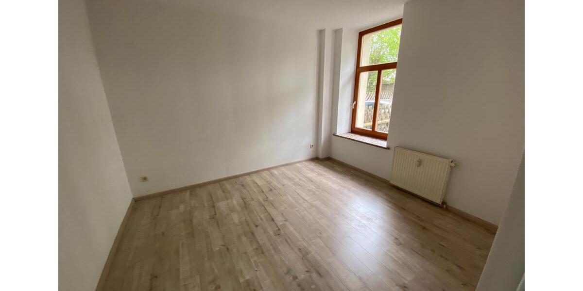 Etagenwohnung Reichenbach im Vogtland - 3 Zimmer, 83 m&sup2;, 480&euro; | Angebot:25351039