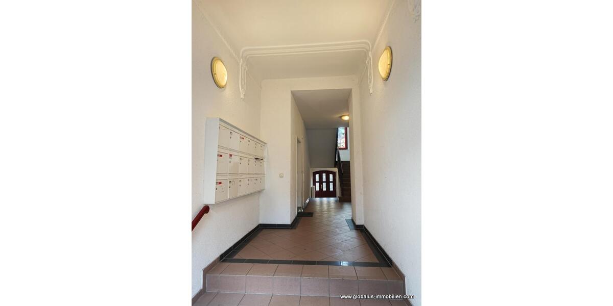 Dachgeschoßwohnung Zwickau - 2 Zimmer, 39 m&sup2;, 275&euro; | Angebot:25871106