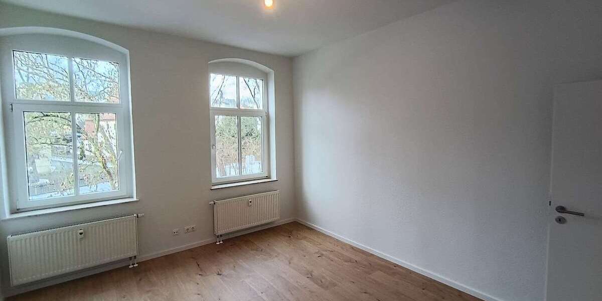 Etagenwohnung Reichenbach im Vogtland - 3 Zimmer, 67 m&sup2;, 400&euro; | Angebot:25224665