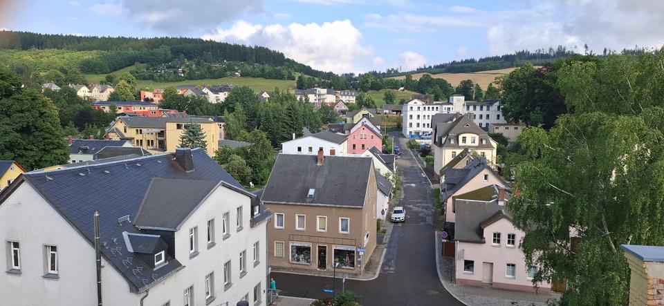 Dachgeschoßwohnung Thalheim/Erzgebirge Erzgebirge - 3 Zimmer, 66 m&sup2;, 360&euro; | Angebot:24786899