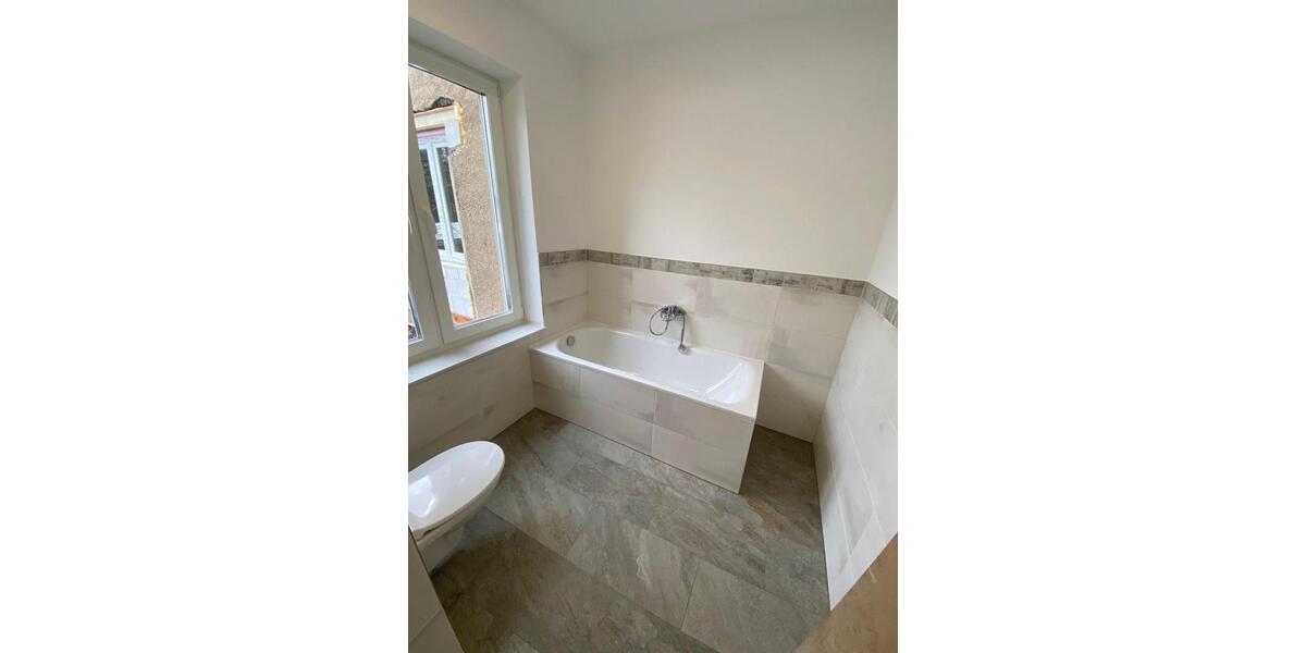 Etagenwohnung Limbach-Oberfrohna Oberfrohna - 3.5 Zimmer, 129 m&sup2;, 990&euro; | Angebot:25833887