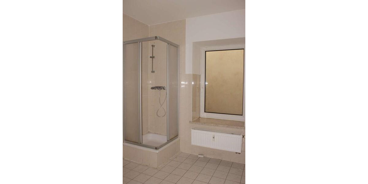 Etagenwohnung Zwickau Neuplanitz - 3 Zimmer, 83 m&sup2;, 500&euro; | Angebot:23713796