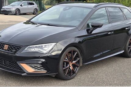 Seat Leon 85.490 km 24.899 &euro; Oberlungwitz 09353