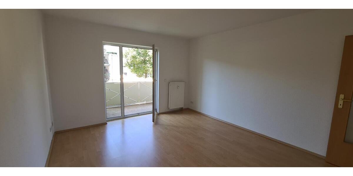 helle und kpl. sanierte Zweizimmerwohnung im ruhigen grünen Umfeld - Etagenwohnung Zwickau | Angebot:19788816