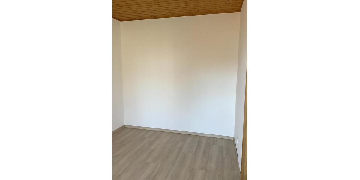 Etagenwohnung Lichtentanne - 2 Zimmer, 55 m&sup2;, 350&euro; | Angebot:25395955