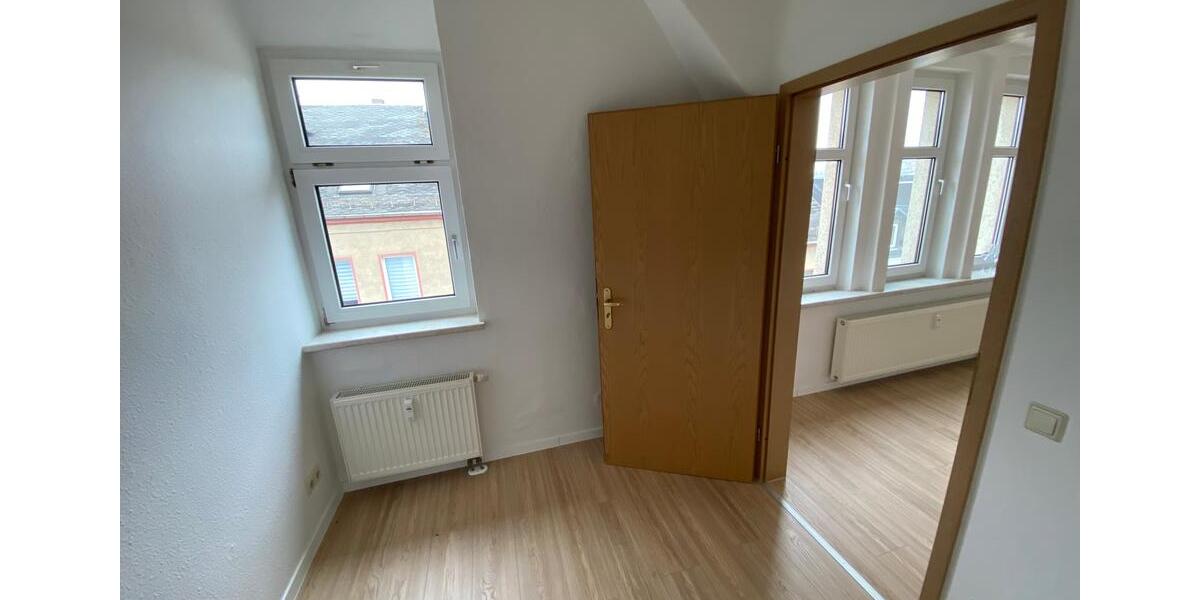 Dachgeschoßwohnung Werdau - 1.5 Zimmer, 35 m&sup2;, 193&euro; | Angebot:20345816