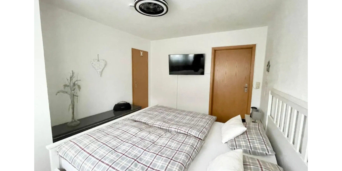 Etagenwohnung Meerane - 2.5 Zimmer, 66 m&sup2;, 390&euro; | Angebot:25145913