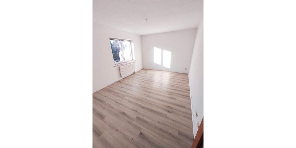 Etagenwohnung Hohenstein-Ernstthal Ernstthal - 2 Zimmer, 52 m&sup2;, 280&euro; | Angebot:25639171