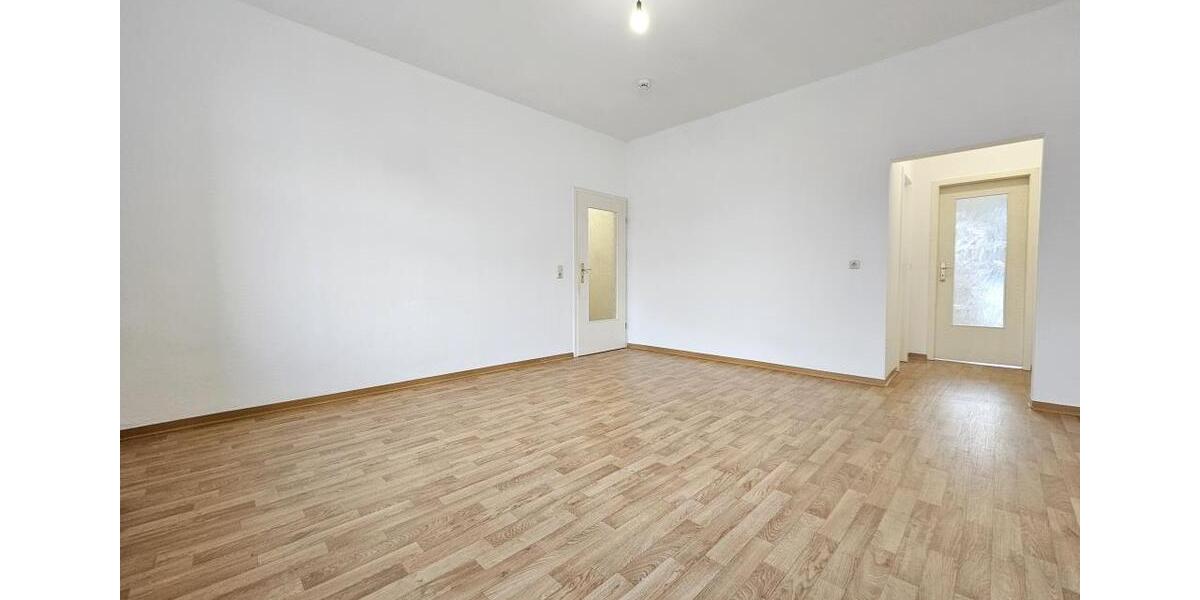 Etagenwohnung Werdau - 3 Zimmer, 65 m&sup2;, 357&euro; | Angebot:25922571