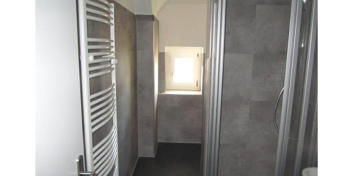 Etagenwohnung Zwickau - 2 Zimmer, 60 m&sup2;, 350&euro; | Angebot:25974143