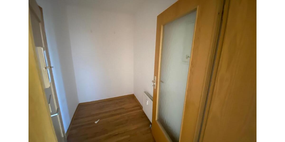 Etagenwohnung Reichenbach im Vogtland - 2 Zimmer, 49 m&sup2;, 225&euro; | Angebot:17237384