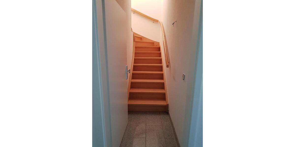 Dachgeschoßwohnung Hohenstein-Ernstthal Ernstthal - 3 Zimmer, 85 m&sup2;, 640&euro; | Angebot:25255010