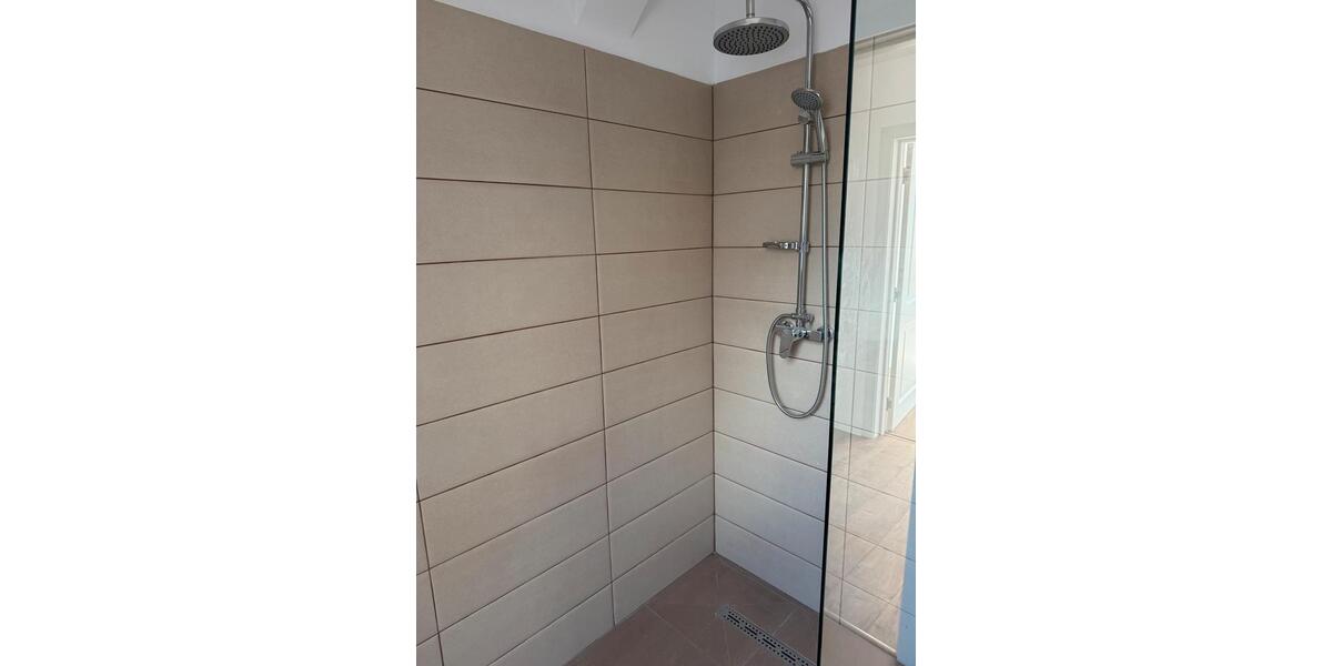 Dachgeschoßwohnung Crimmitschau - 1 Zimmer, 11 m&sup2;, 350&euro; | Angebot:25805277