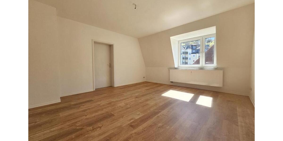 Dachgeschoßwohnung Aue-Bad Schlema Bad Schlema - 3 Zimmer, 78 m&sup2;, 389&euro; | Angebot:26645174