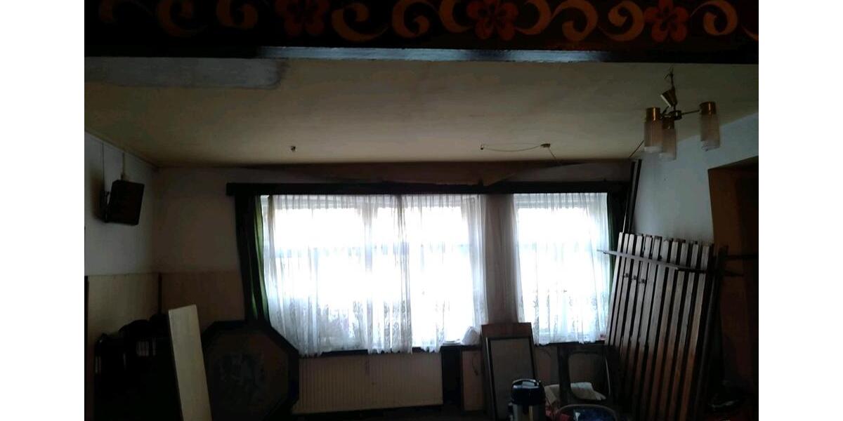 Etagenwohnung Auerbach - 4 Zimmer, 150 m&sup2;, 300&euro; | Angebot:25633440