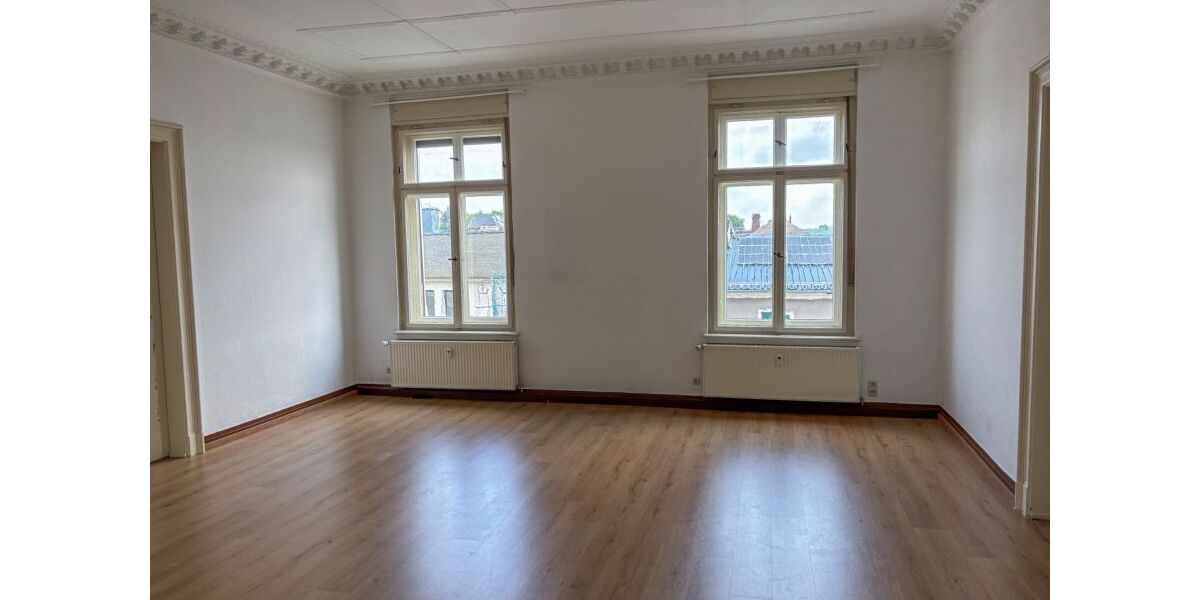 Großzügige 4 Zimmer Wohnung mit 185 qm - Etagenwohnung Reichenbach Rotschau | Angebot:25301003